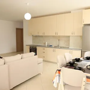 احجز هنا