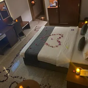 احجز هنا
